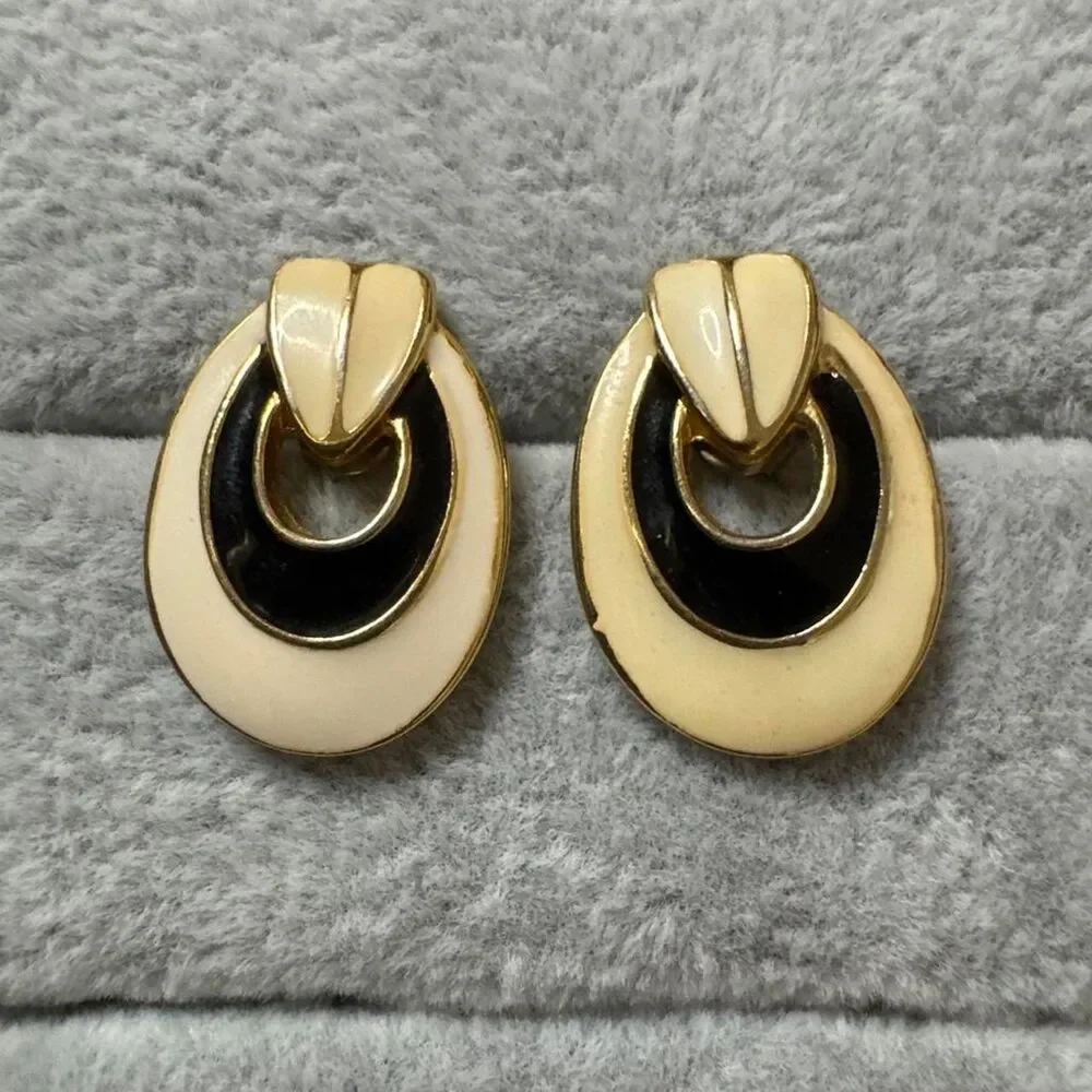 Unbranded Women's Gold and Cream Jewellery
